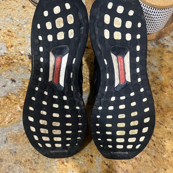 Adidas Ultraboost size 8.5 - Picture 9 of 9